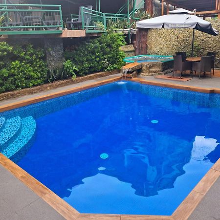 Mb'S Garden Inn Мактан Екстер'єр фото