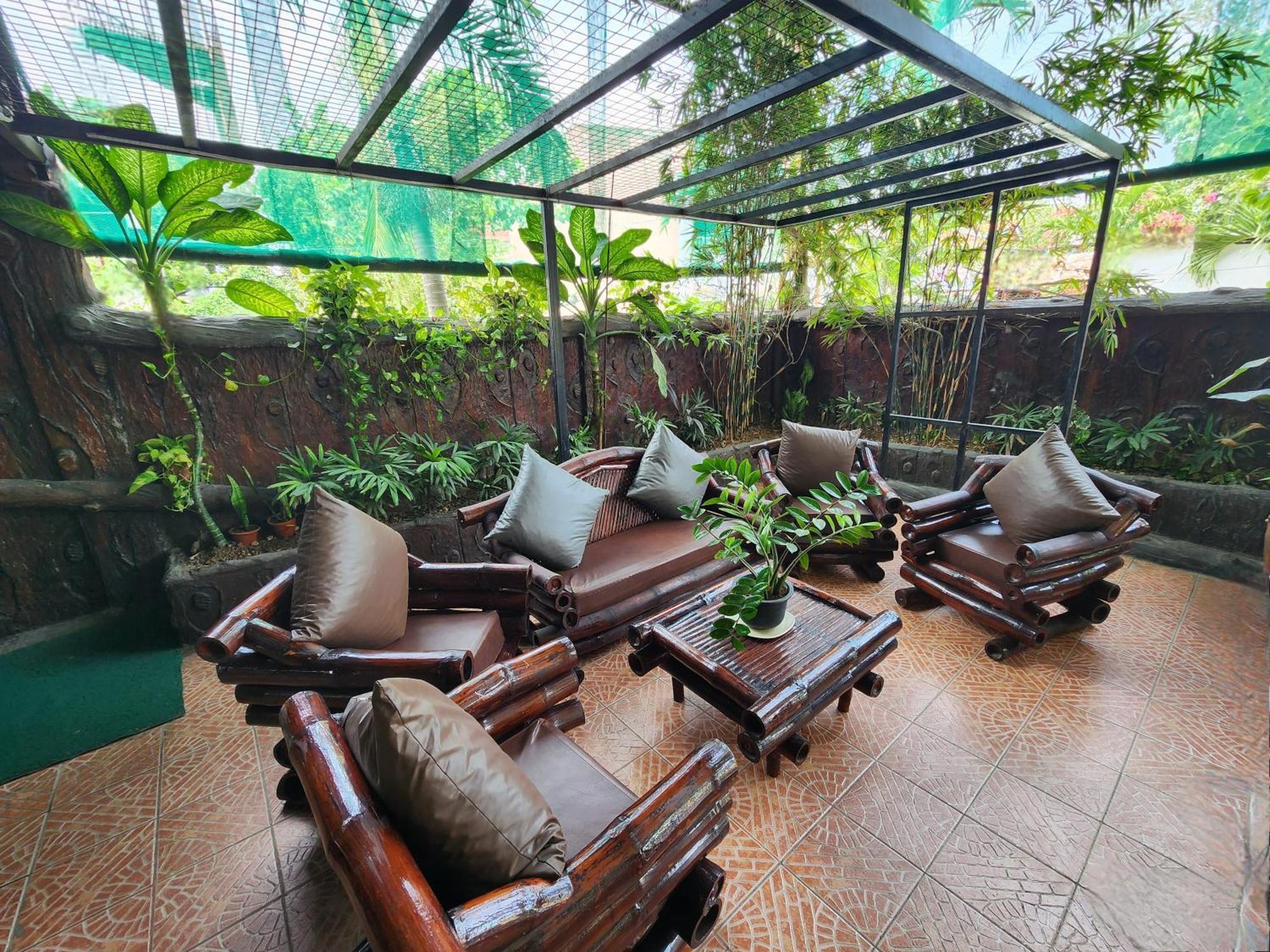 Mb'S Garden Inn Мактан Екстер'єр фото